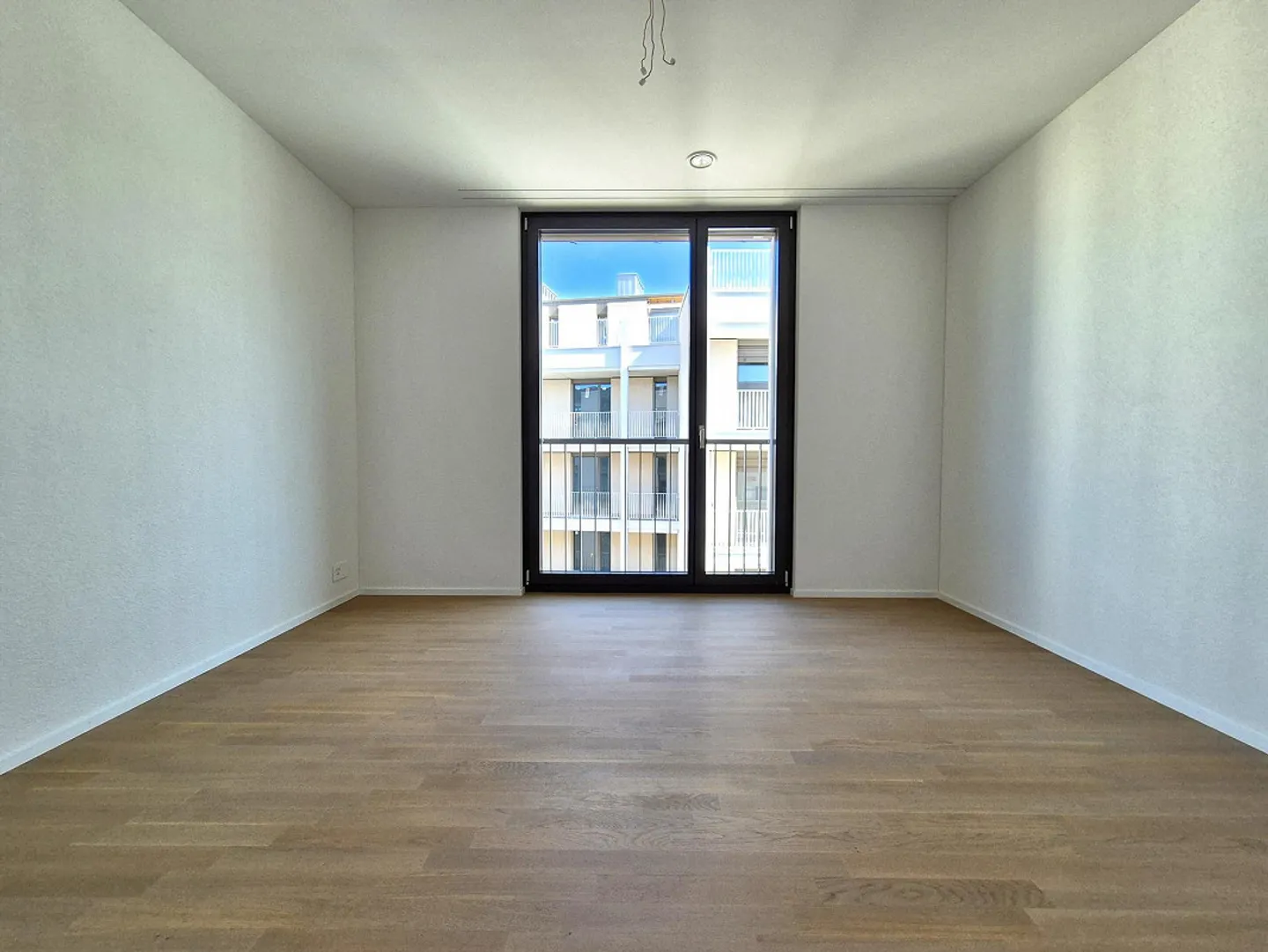 Comfort di Nuova Costruzione di Alta Qualità con Stile - Foto 9 di 13