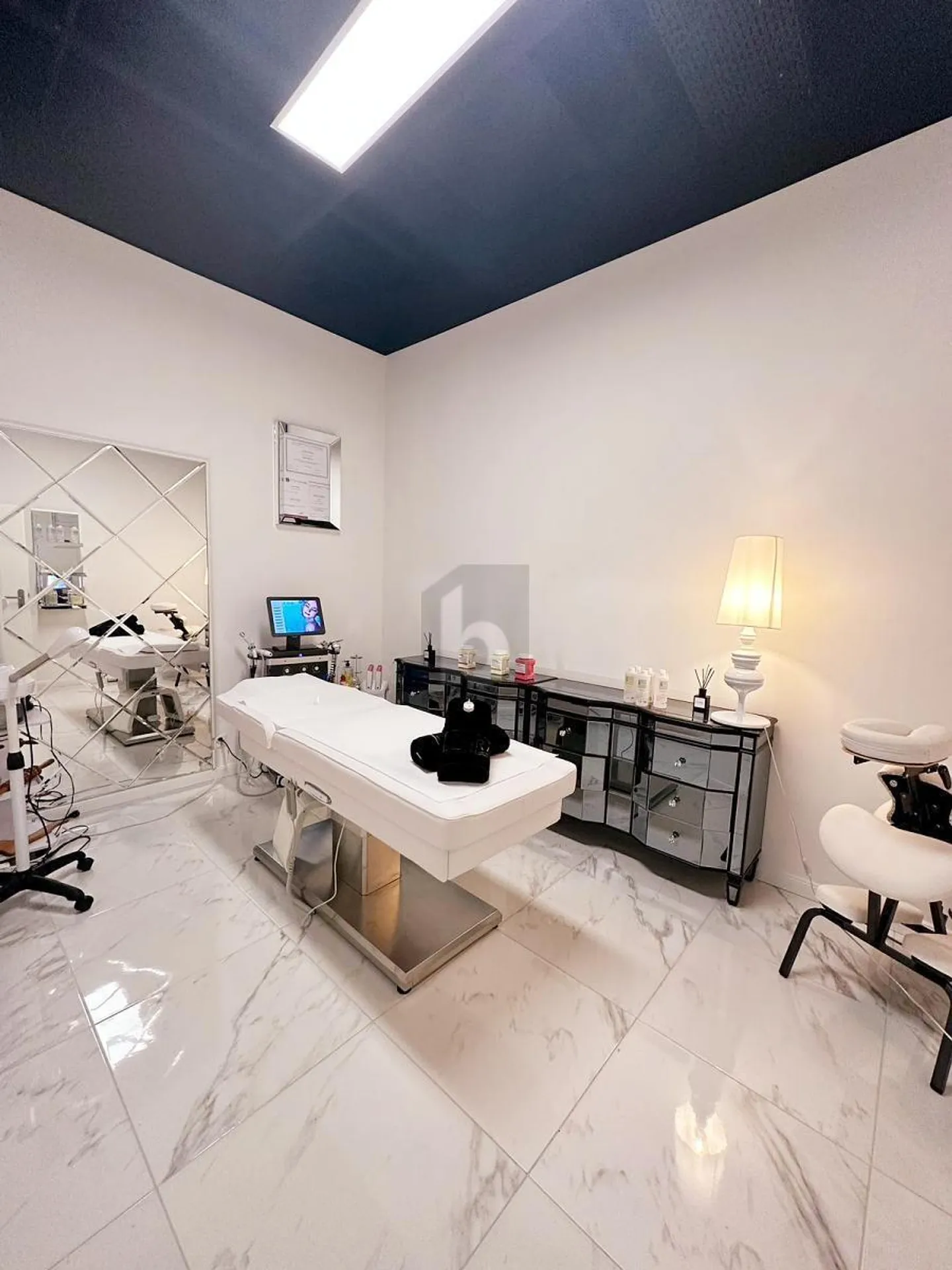 Aussergewöhnlicher Ästhetik-Salon - Foto 1 von 4