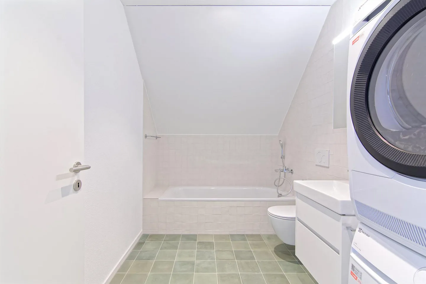 Appartamento attico attraente di 4,5 stanze con due logge - Foto 5 di 13