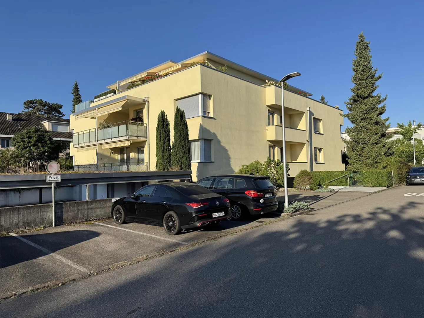 Bel appartement avec grand balcon dans une rue latérale calme - Photo 1 sur 9