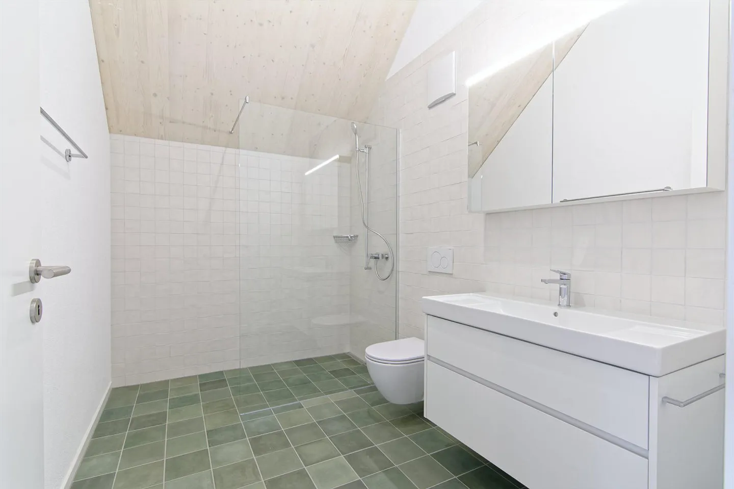 Appartamento attico attraente di 4,5 stanze con due logge - Foto 9 di 13