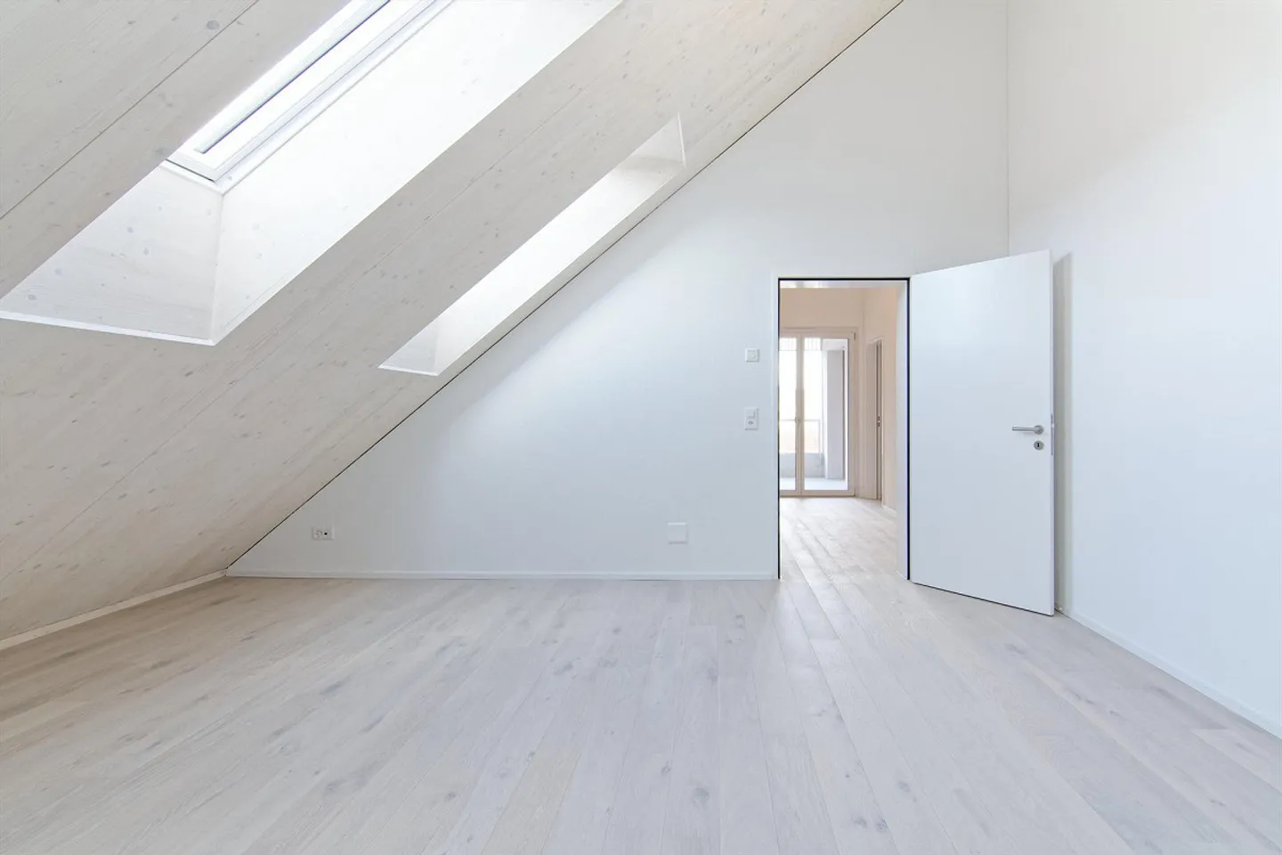 Appartamento attico attraente di 4,5 stanze con due logge - Foto 10 di 13