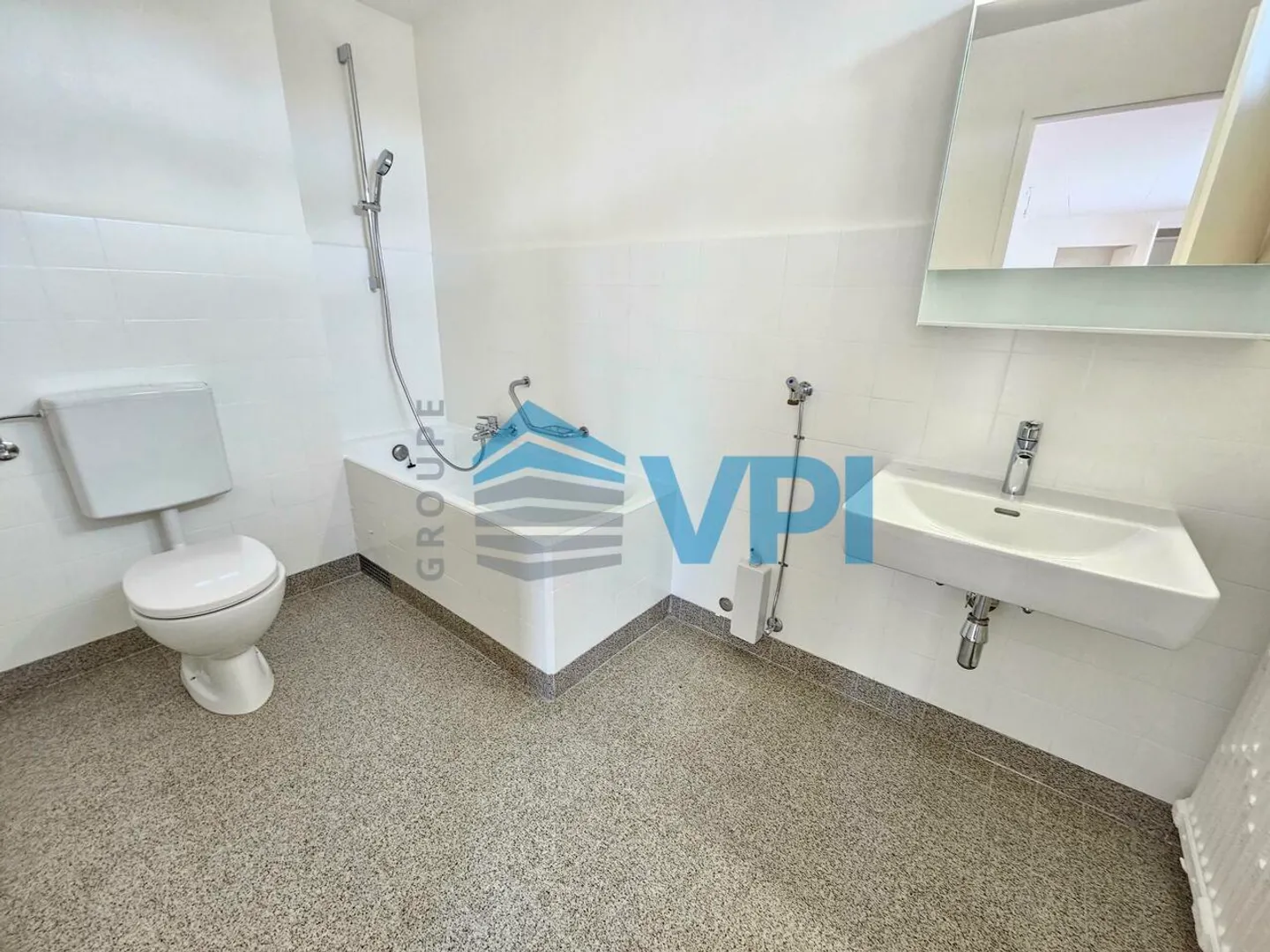 2 rooms in Pâquis close to the lake - Photo 5 of 9