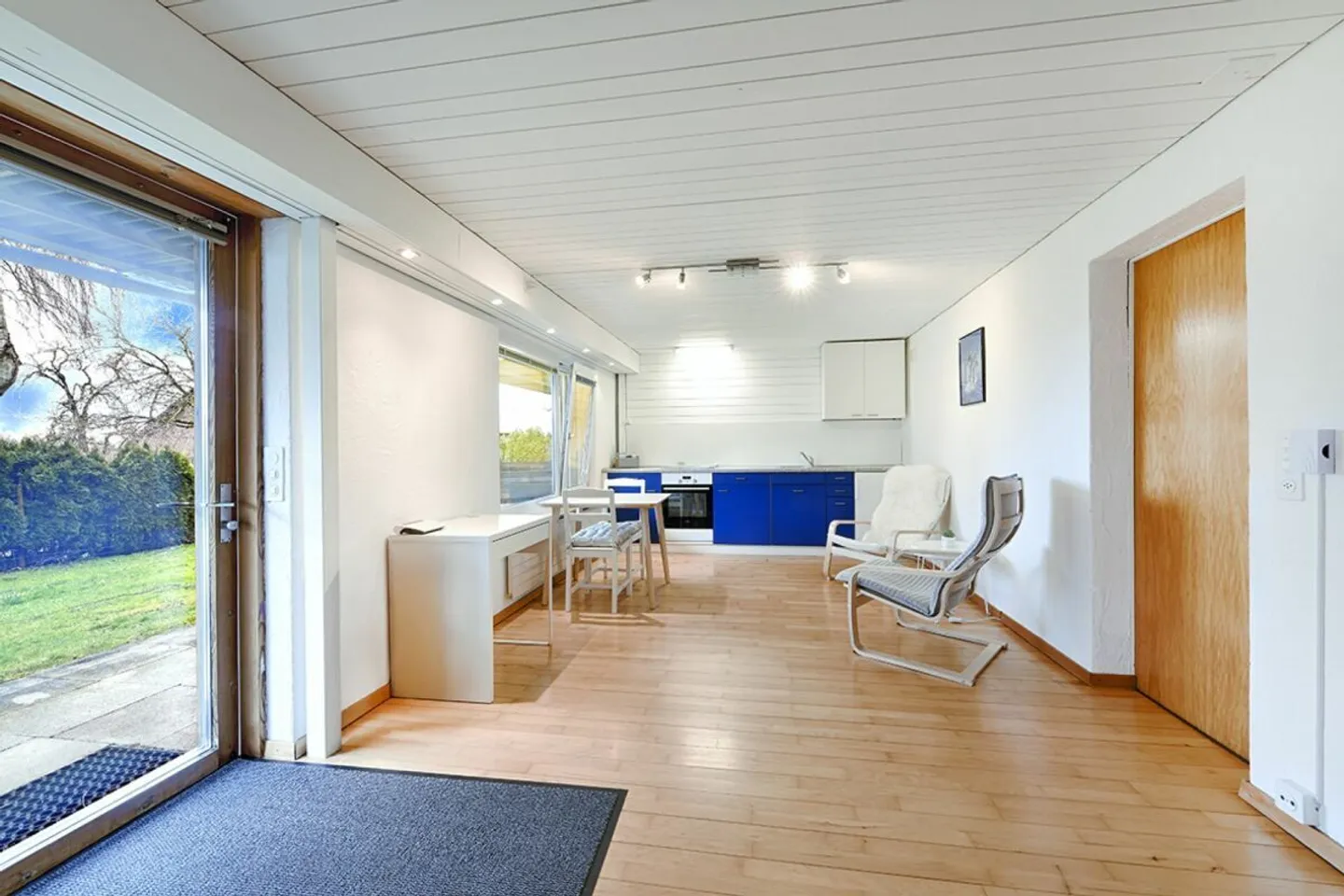 8.5-Room Single-Family House with Apartment in Rumlikon - Photo 11 of 14