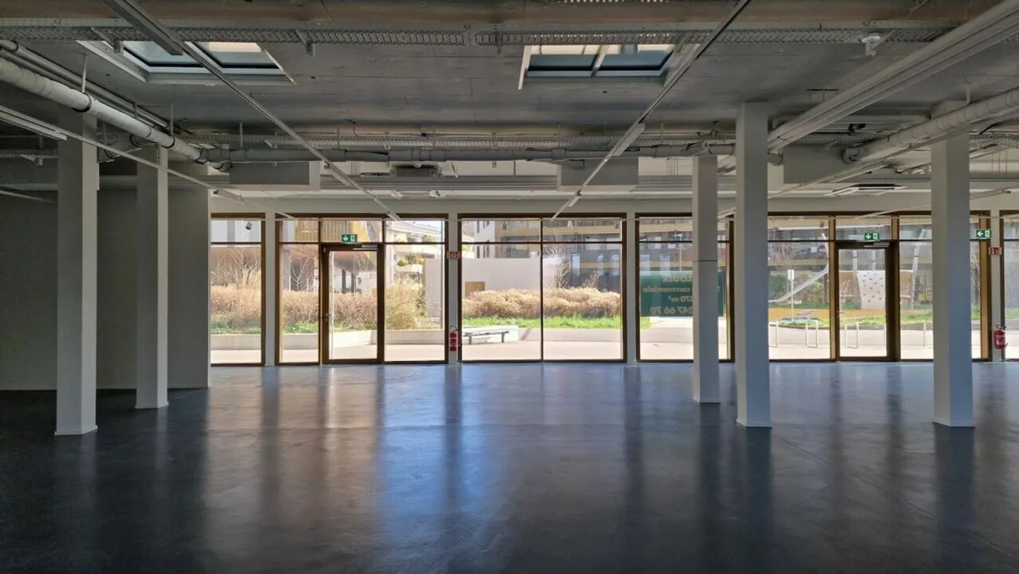 Espace Commercial dans un Quartier Dynamique - Photo 4 sur 10