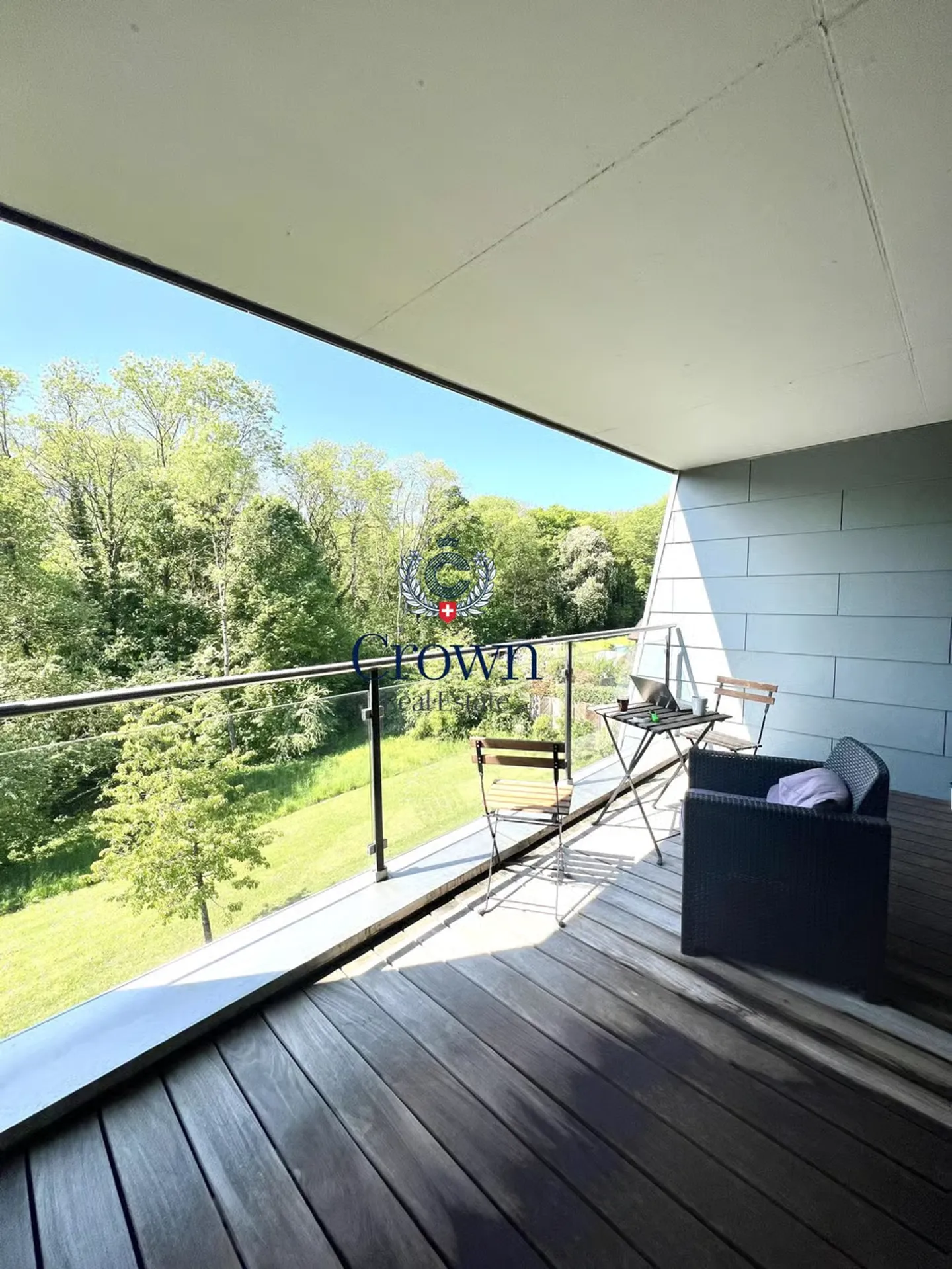 Volumes, light and natural environment - Photo 3 of 8