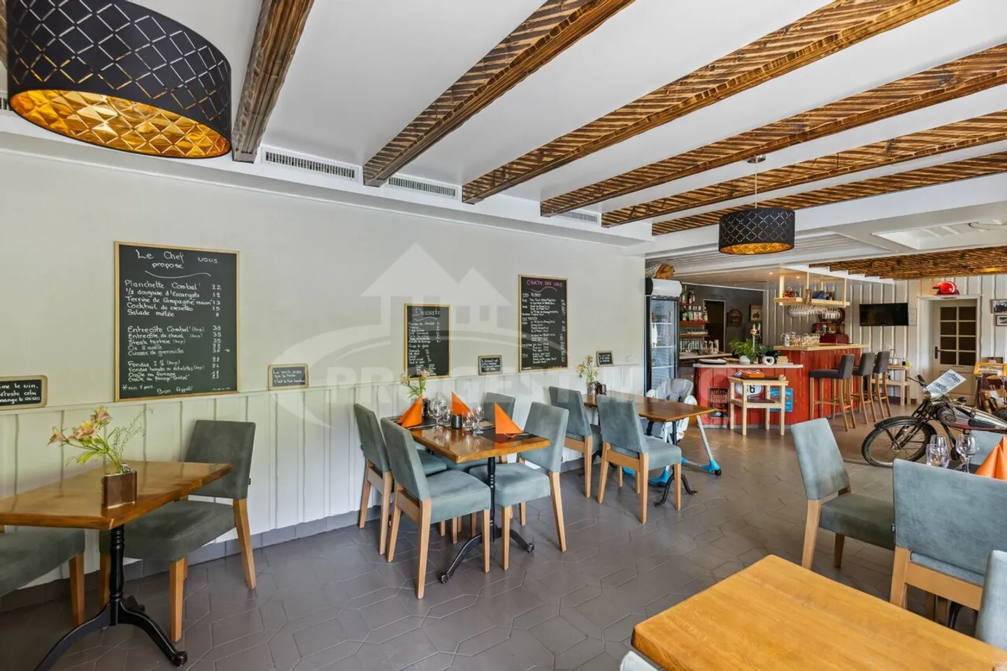 PARTICULARILY WELL LOCATED ON A BUSY LOCATION - Photo 2 of 13