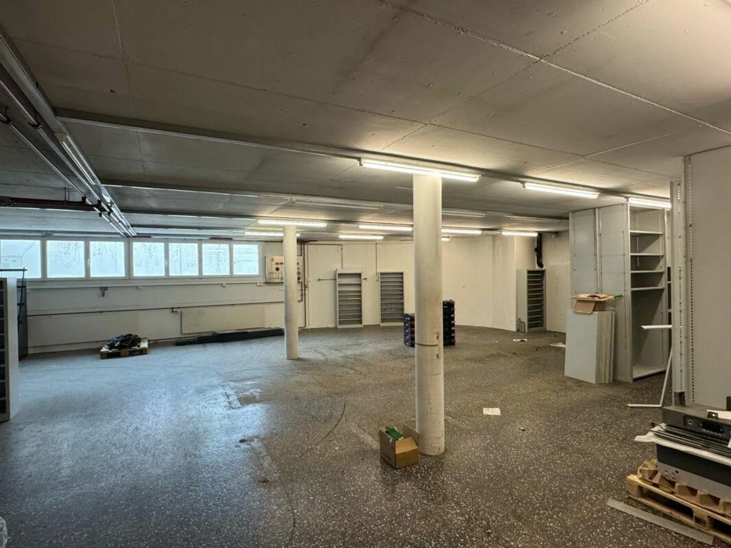 Spazi commerciali, di pratica, uffici e negozi in affitto in una posizione pubblica attraente - Foto 9 di 14
