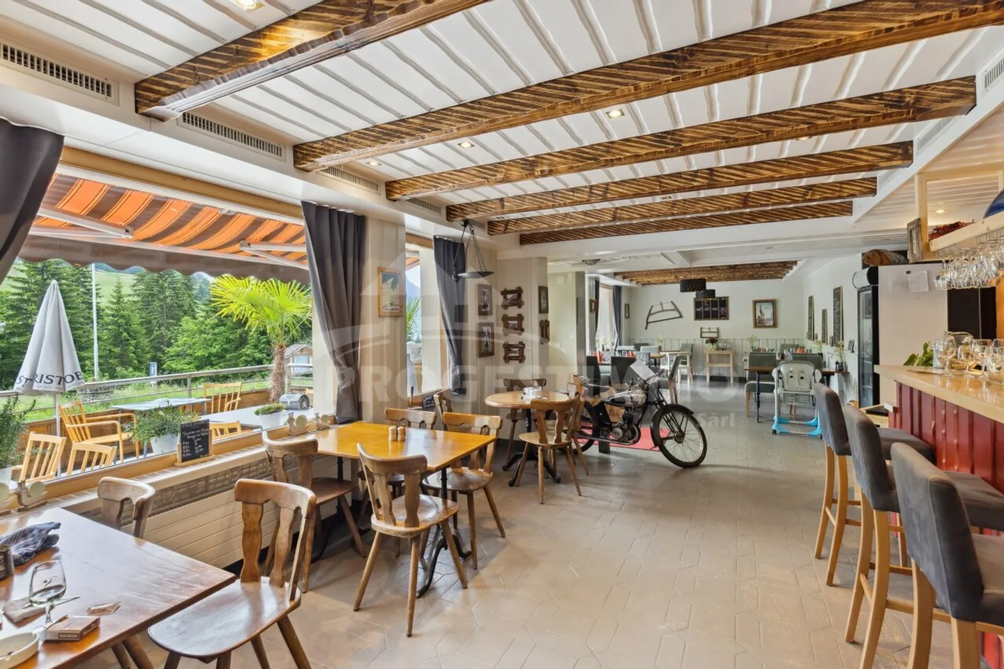 PARTICULARILY WELL LOCATED ON A BUSY LOCATION - Photo 13 of 13