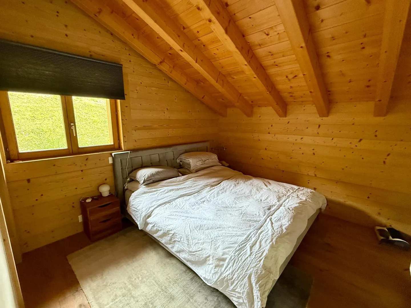 YEAR-ROUND RENTAL - Spacious 5-bedroom, 4-bathroom chalet - Photo 7 of 32