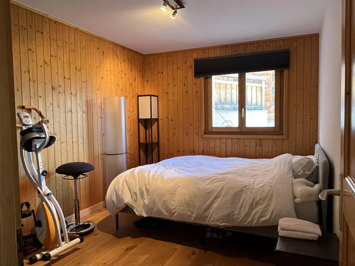 YEAR-ROUND RENTAL - Spacious 5-bedroom, 4-bathroom chalet - Photo 18 of 32