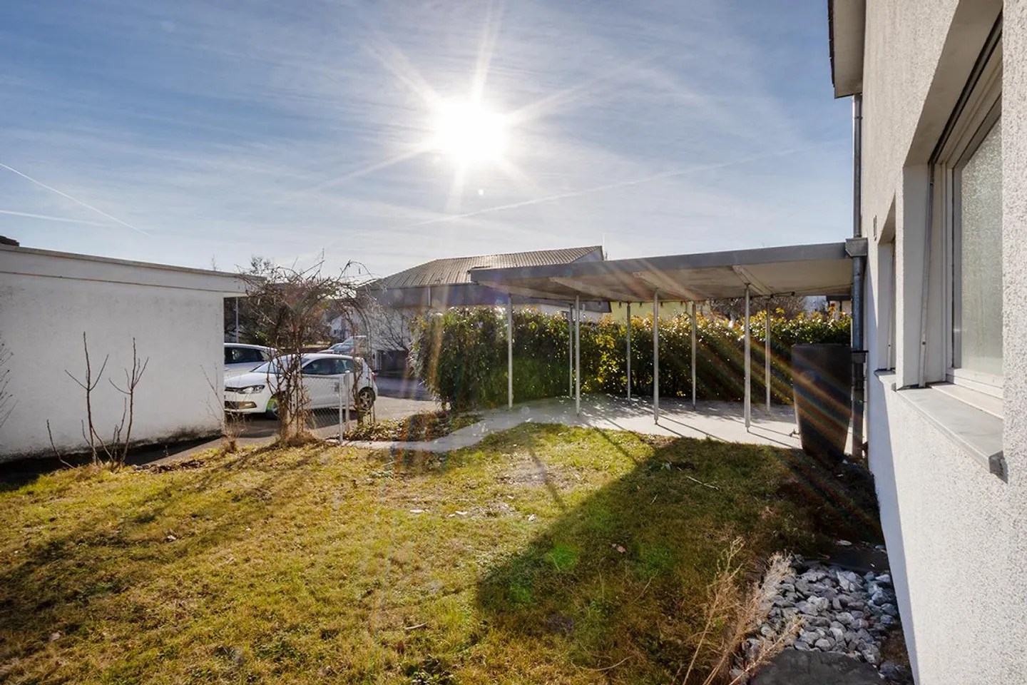 Maison individuelle dans un quartier résidentiel attrayant avec potentiel - Photo 4 sur 14