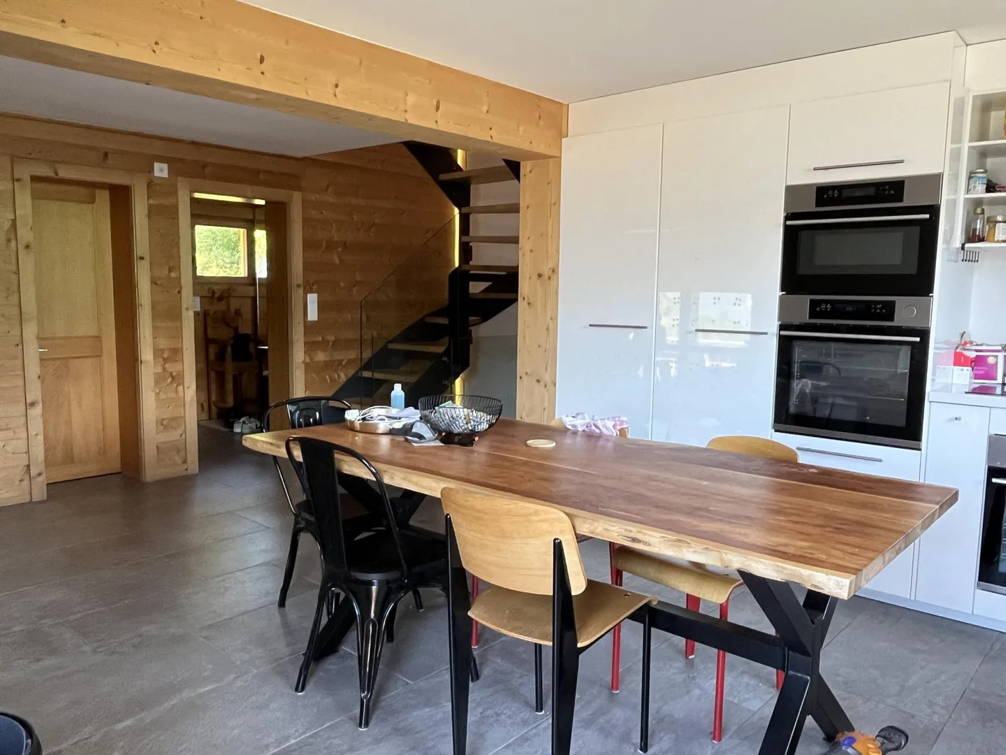YEAR-ROUND RENTAL - Spacious 5-bedroom, 4-bathroom chalet - Photo 15 of 32