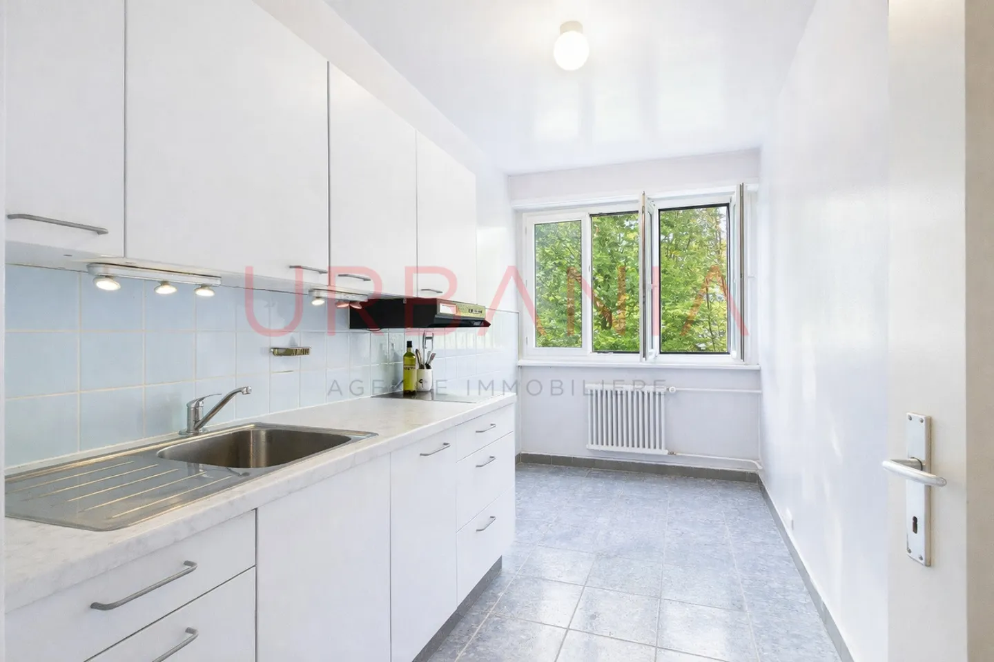 Ruhige Wohnung am Fuße der Straßenbahn - Foto 2 von 6