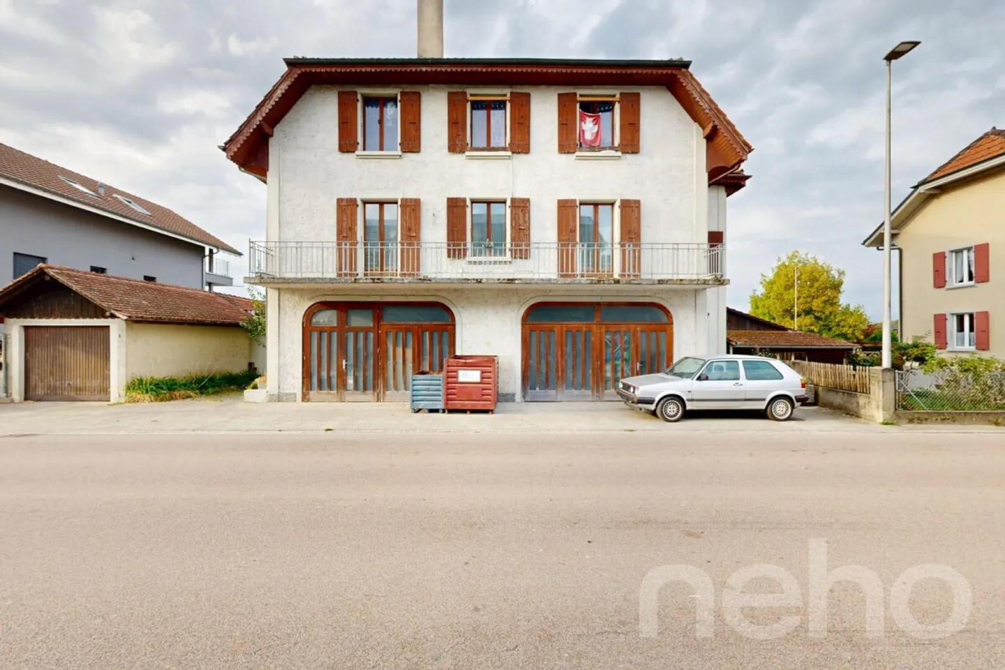 Ampia casa multi-familiare - Foto 2 di 12