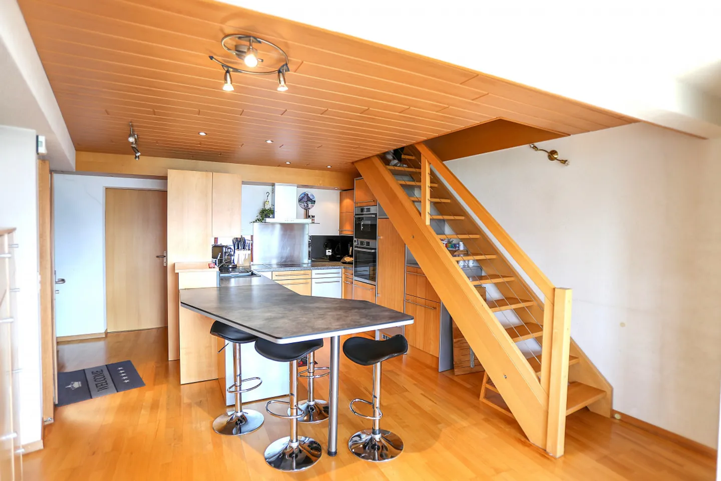 Maison de village simple avec 4,5 pièces, entièrement rénovée et agrandie, avec une vue magnifique - Photo 5 sur 13