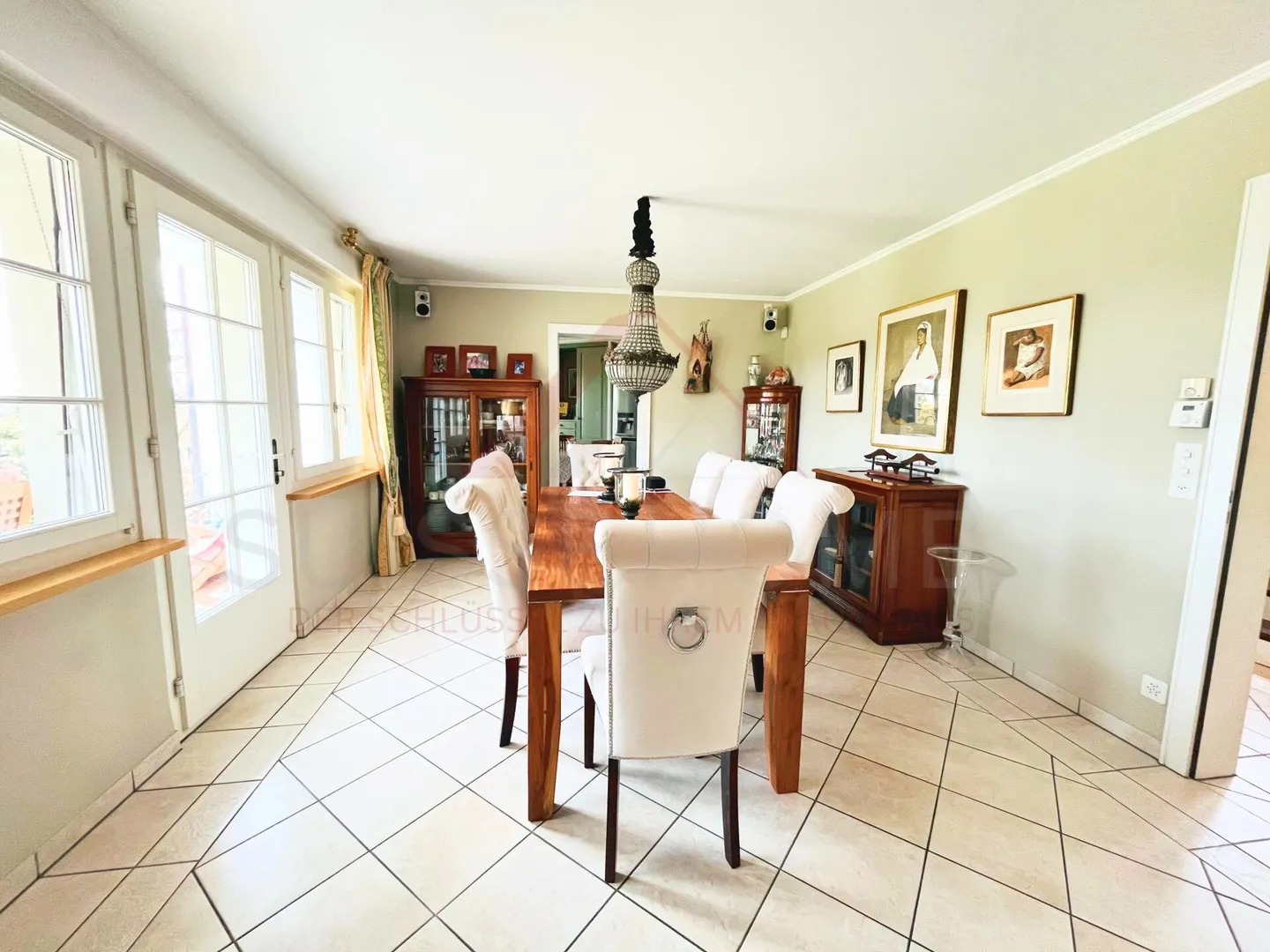 Exclusive Villa with Mountain View - Photo 5 of 13