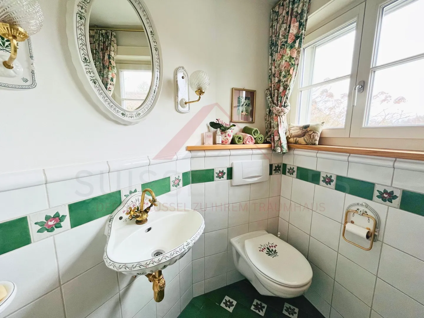 Exclusive Villa with Mountain View - Photo 12 of 13