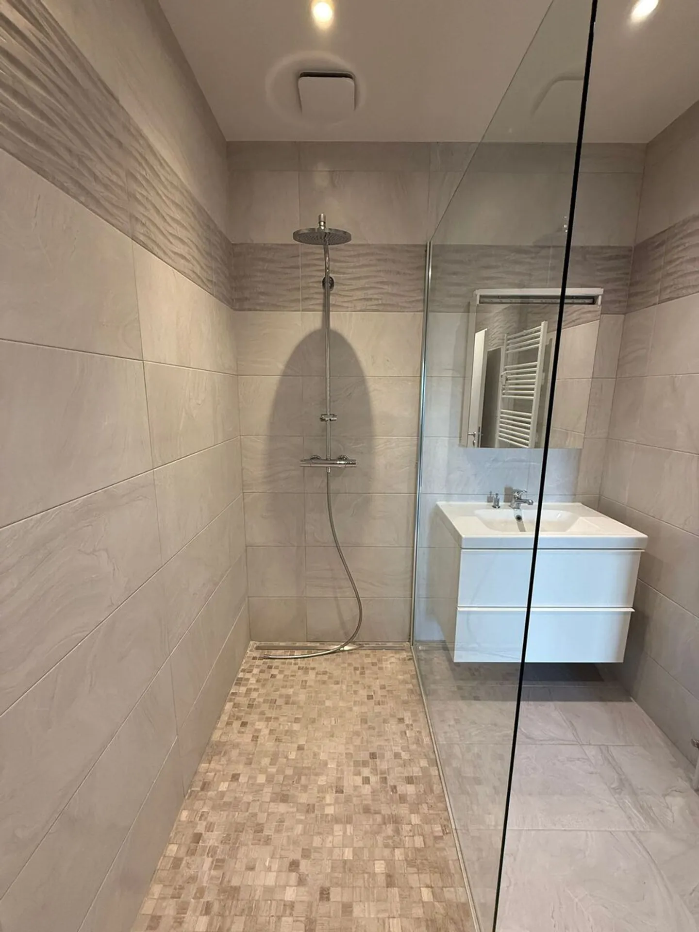 Appartement 3.5 pièces - 70m2 - Avenue de la Gare 22 - 1180 Rolle - Photo 5 sur 7