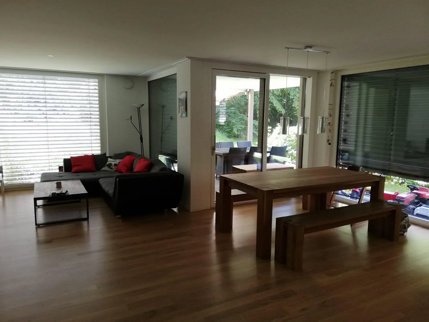 Magnifique appartement de jardin 4.5 pièces - Photo 2 sur 15