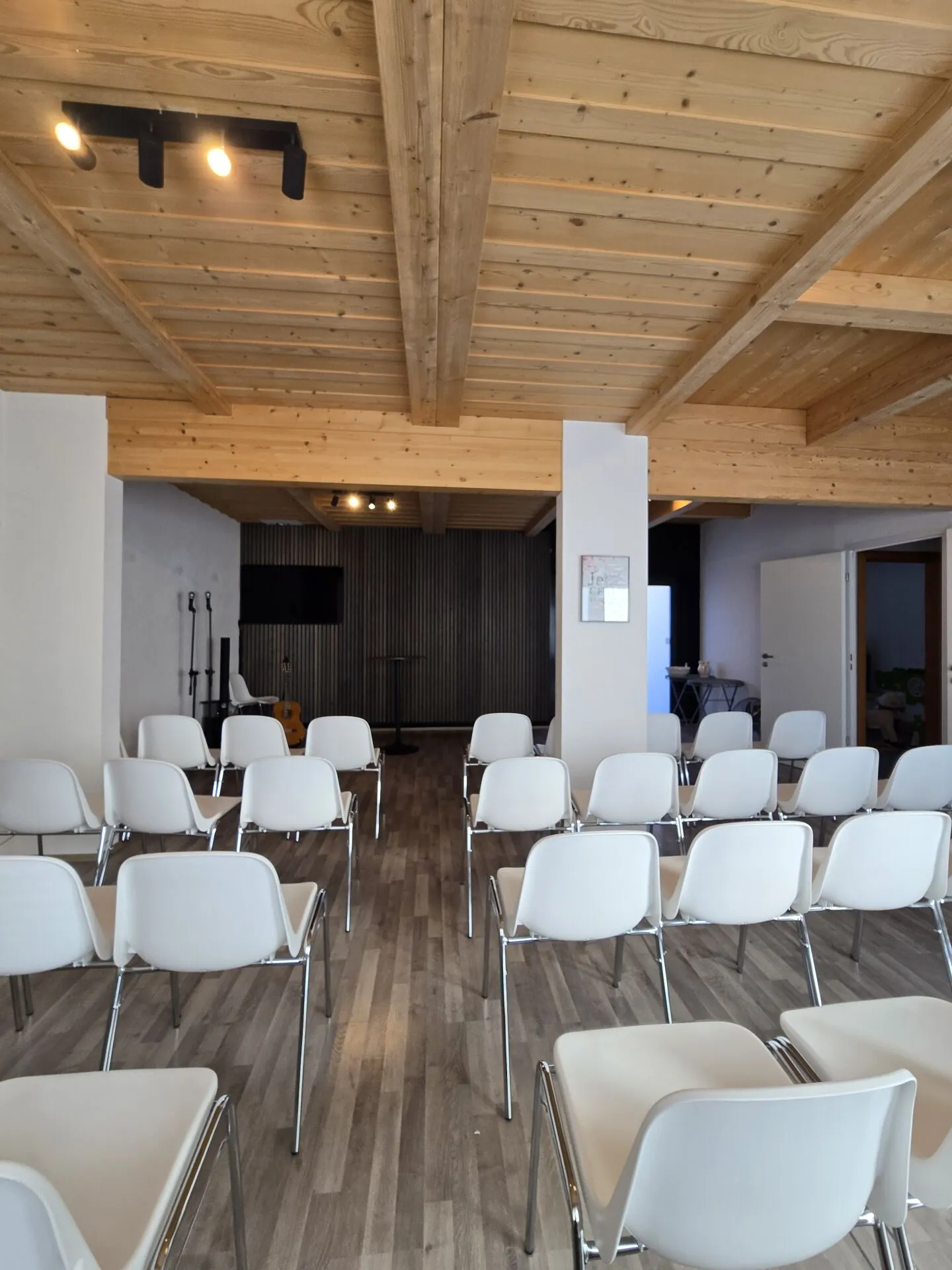 Spazio moderno e strategico per avviare la tua attività - Foto 6 di 9