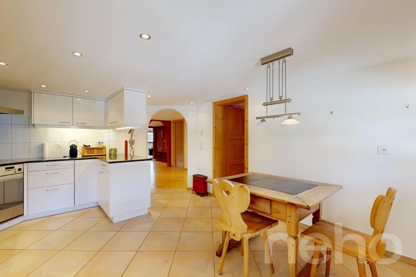 Charming 5.5 Room Apartment - Photo 4 of 12