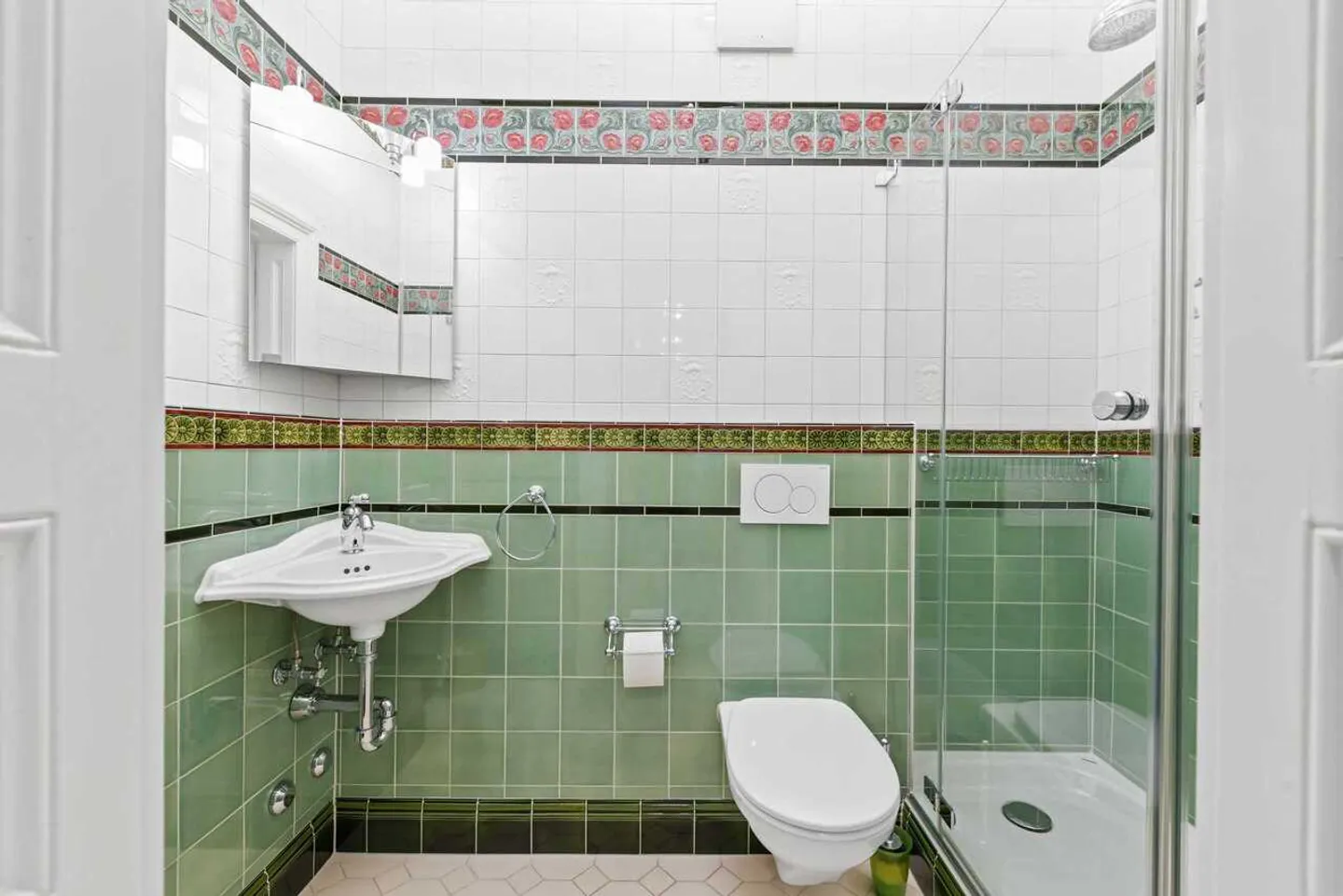 Ufficio in edificio storico arredato con terrazza in posizione centrale a Zurigo - Foto 6 di 13