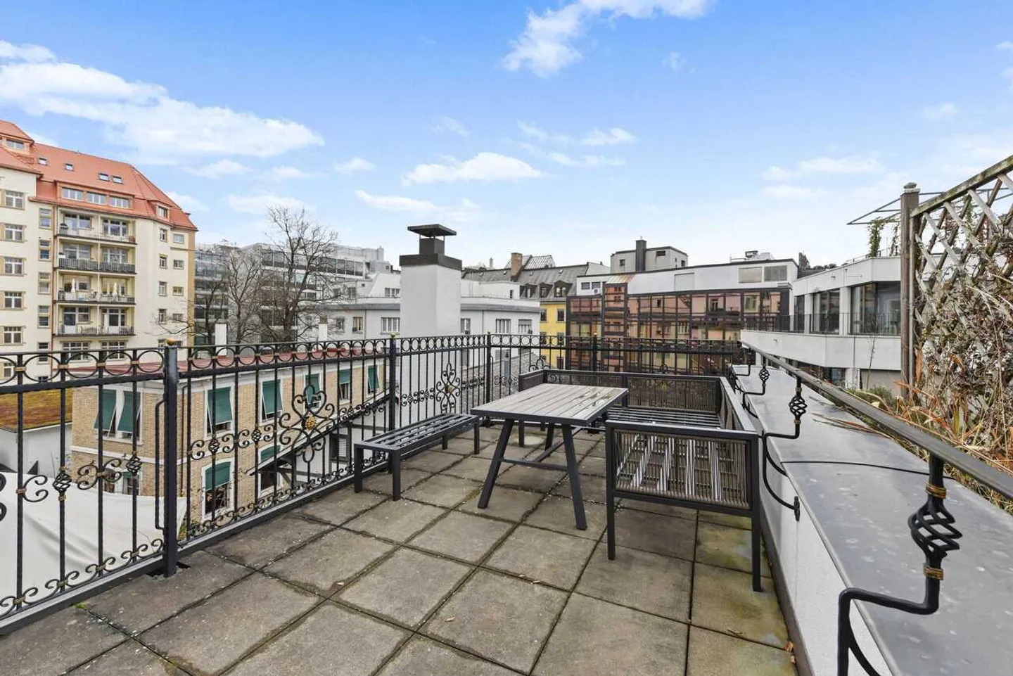 Ufficio in edificio storico arredato con terrazza in posizione centrale a Zurigo - Foto 9 di 13