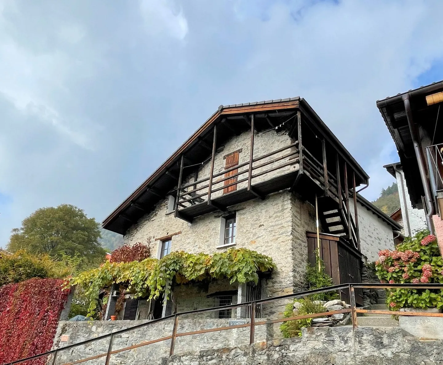 Original Rustico in Val Morobbia for peace-loving people - Photo 1 of 15