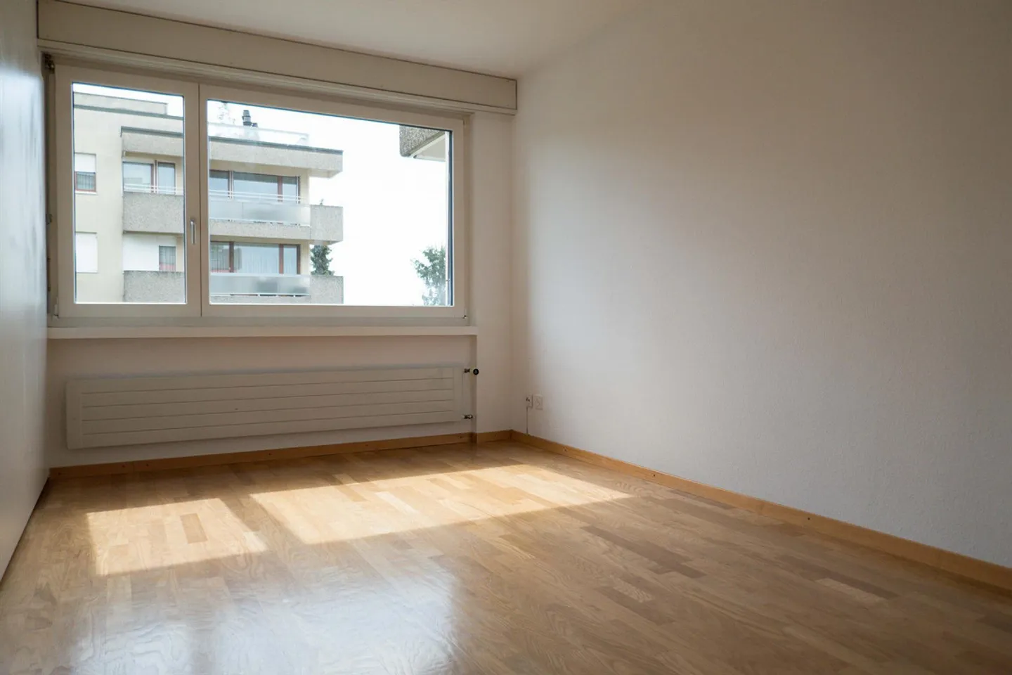 Super affordable 5-room apartment with a view - Photo 17 of 18