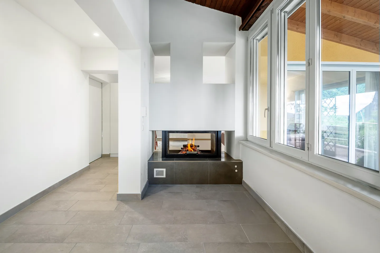 Costruisci la tua tranquillità: casa ristrutturata con grande terreno - Foto 4 di 8