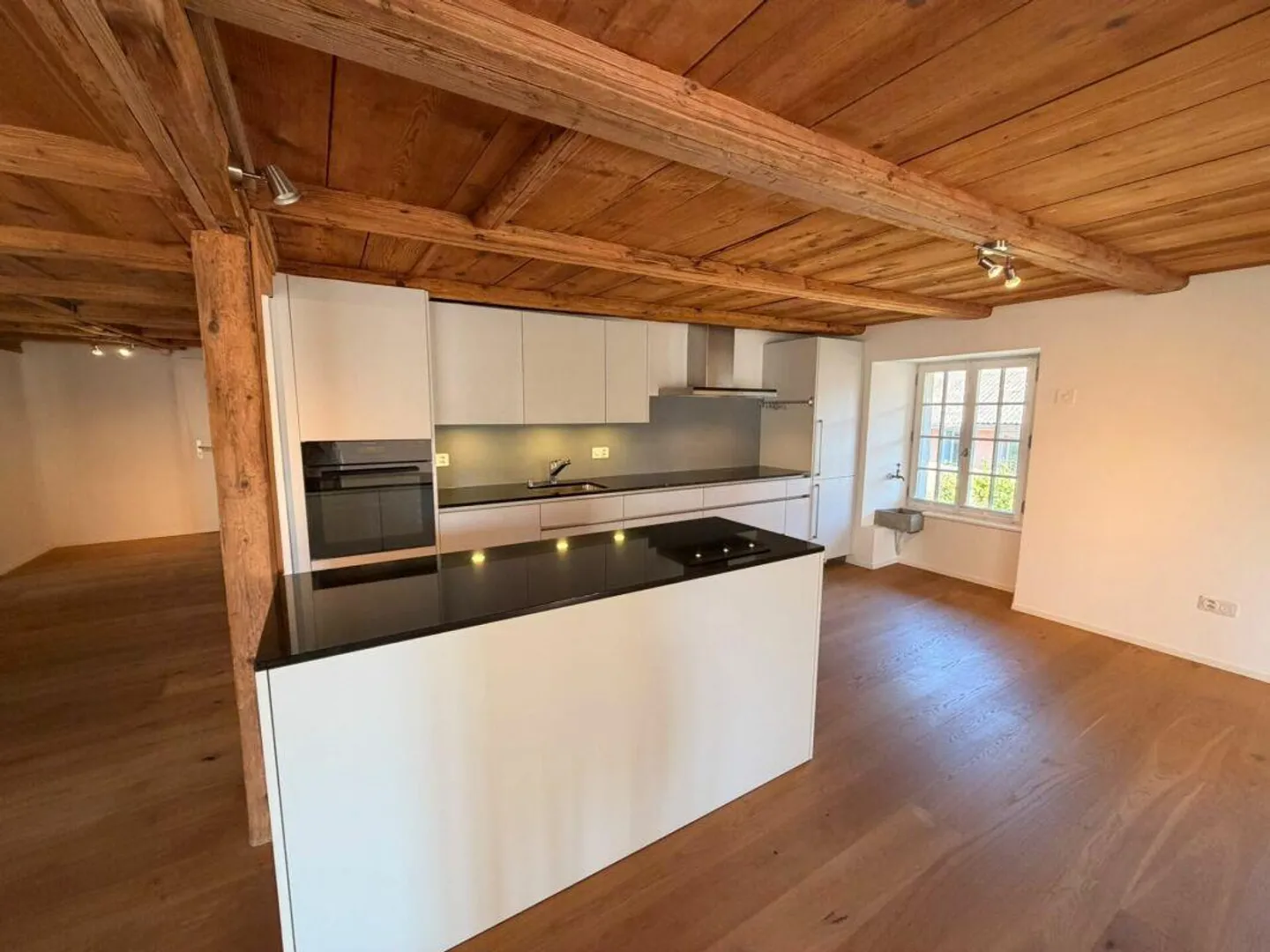 Charmante 4.5 Zimmer Wohnung - Foto 3 von 12