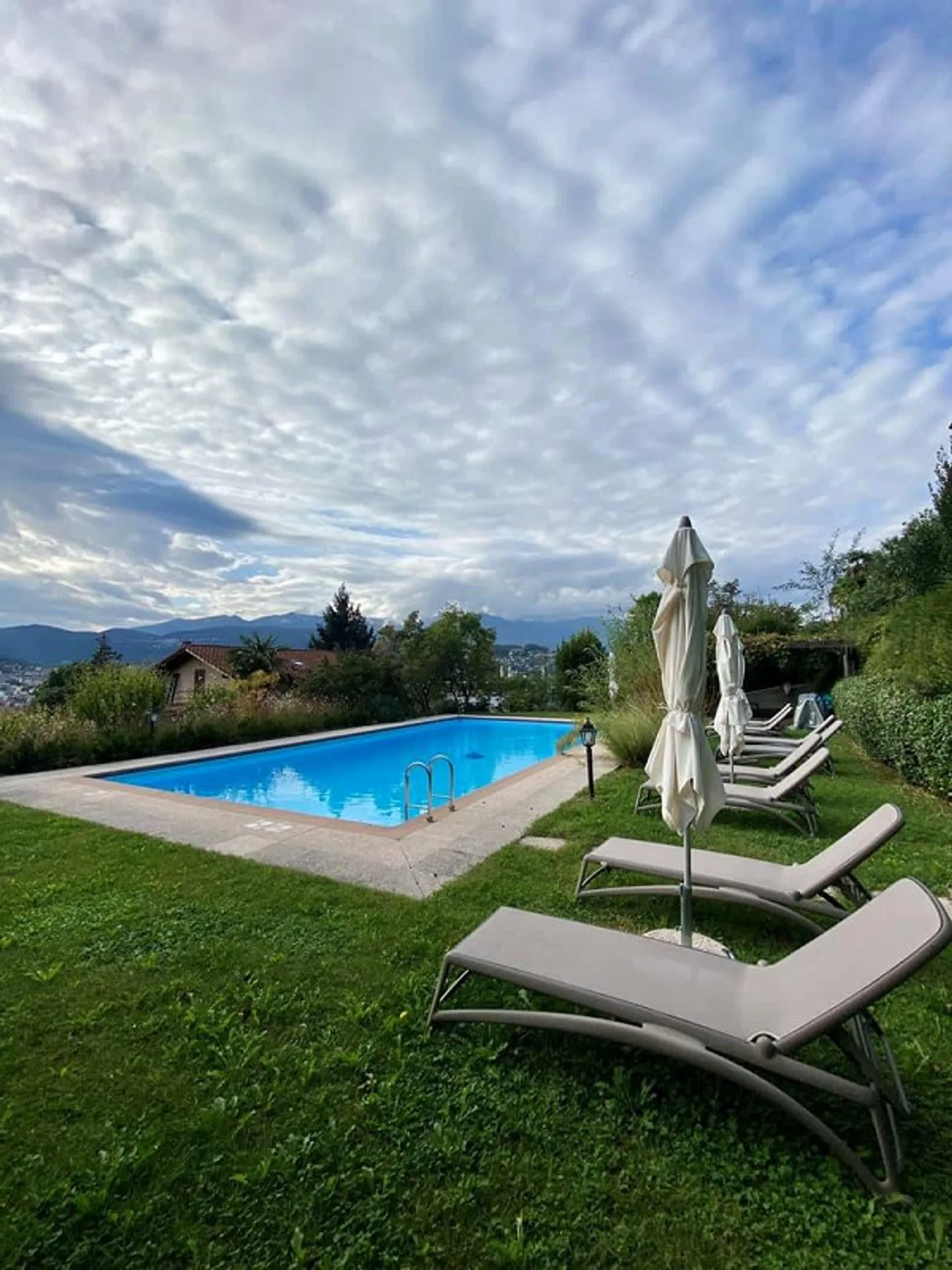 Appartement avec vue sur le lac dans une résidence exclusive - Photo 17 sur 19