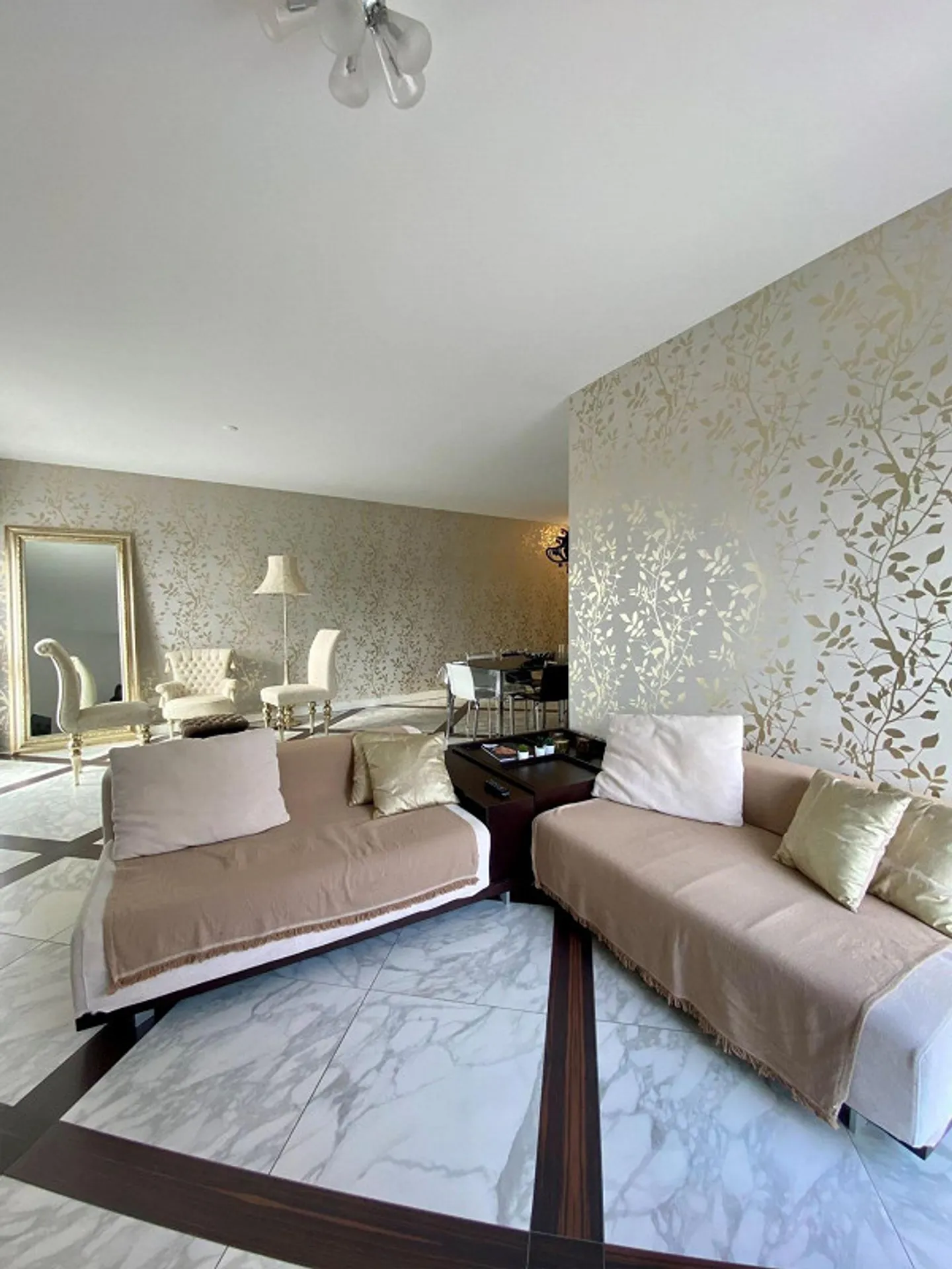 Appartement avec vue sur le lac dans une résidence exclusive - Photo 8 sur 19