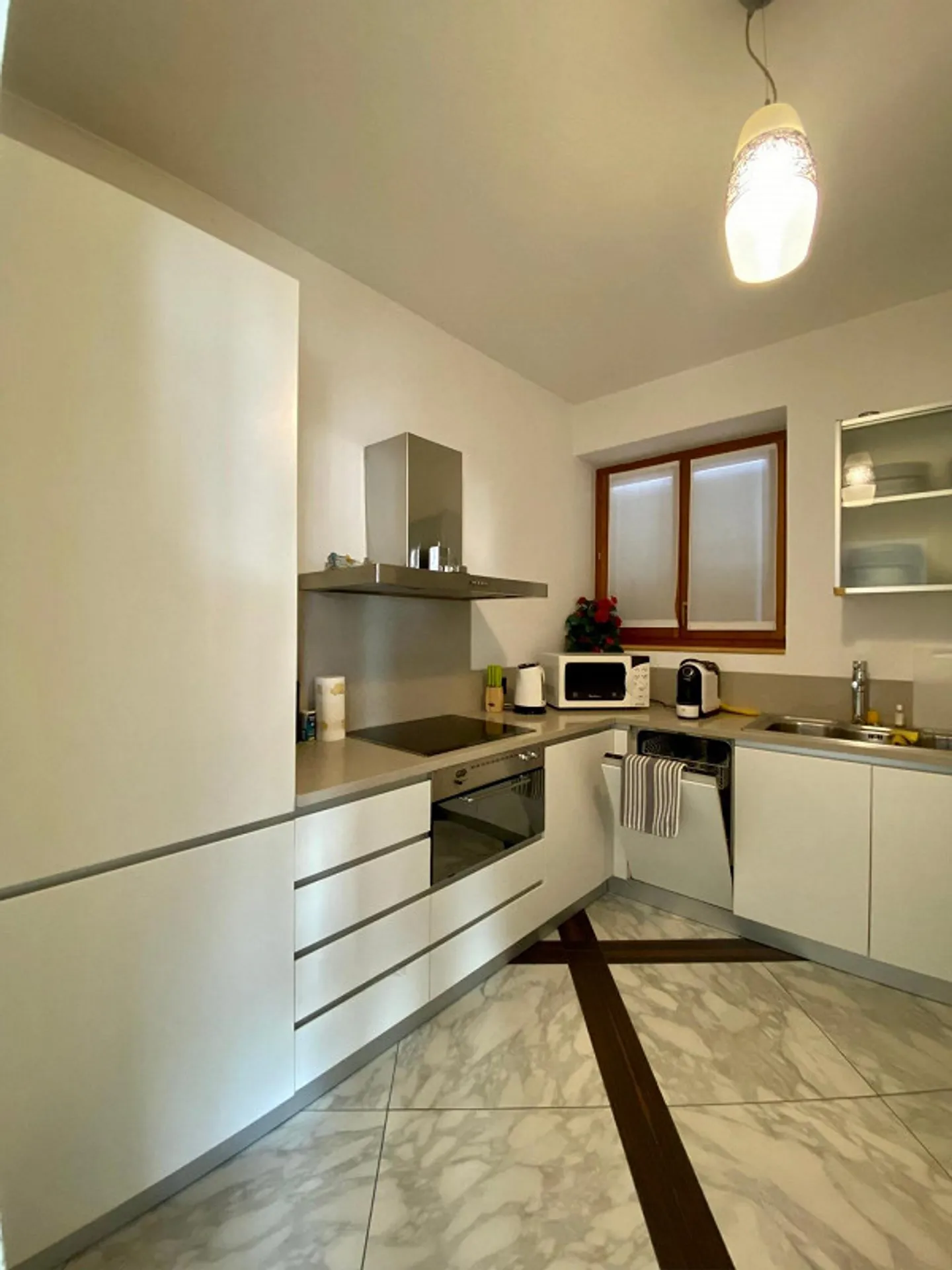 Appartement avec vue sur le lac dans une résidence exclusive - Photo 10 sur 19