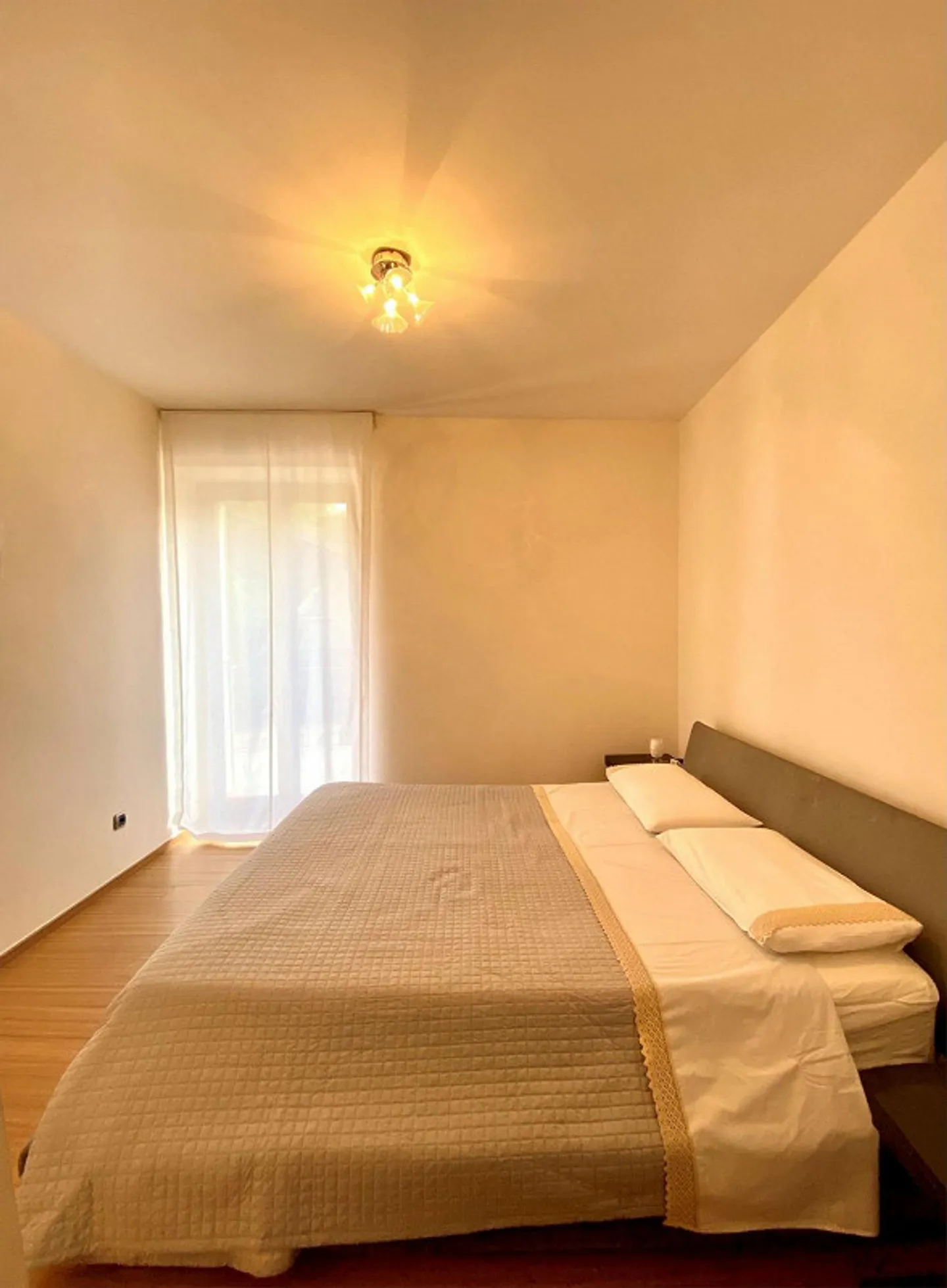 Appartement avec vue sur le lac dans une résidence exclusive - Photo 11 sur 19