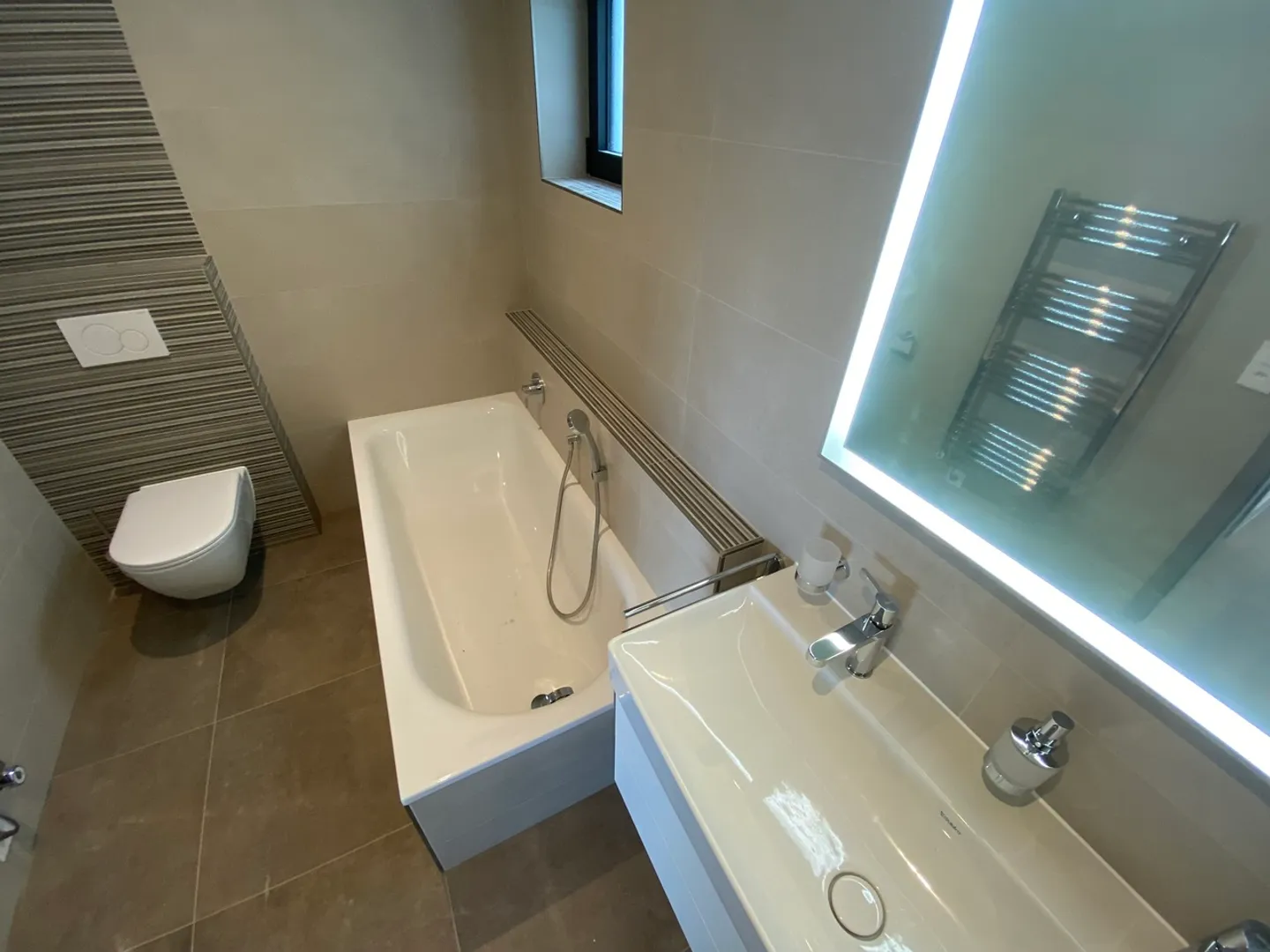 Hochwertige 4,5-Zimmer-Wohnung mit Aufzug. - Foto 8 von 27