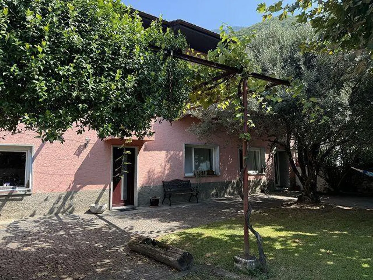 Charmante villa de 7,5 pièces à Claro - Photo 1 sur 40