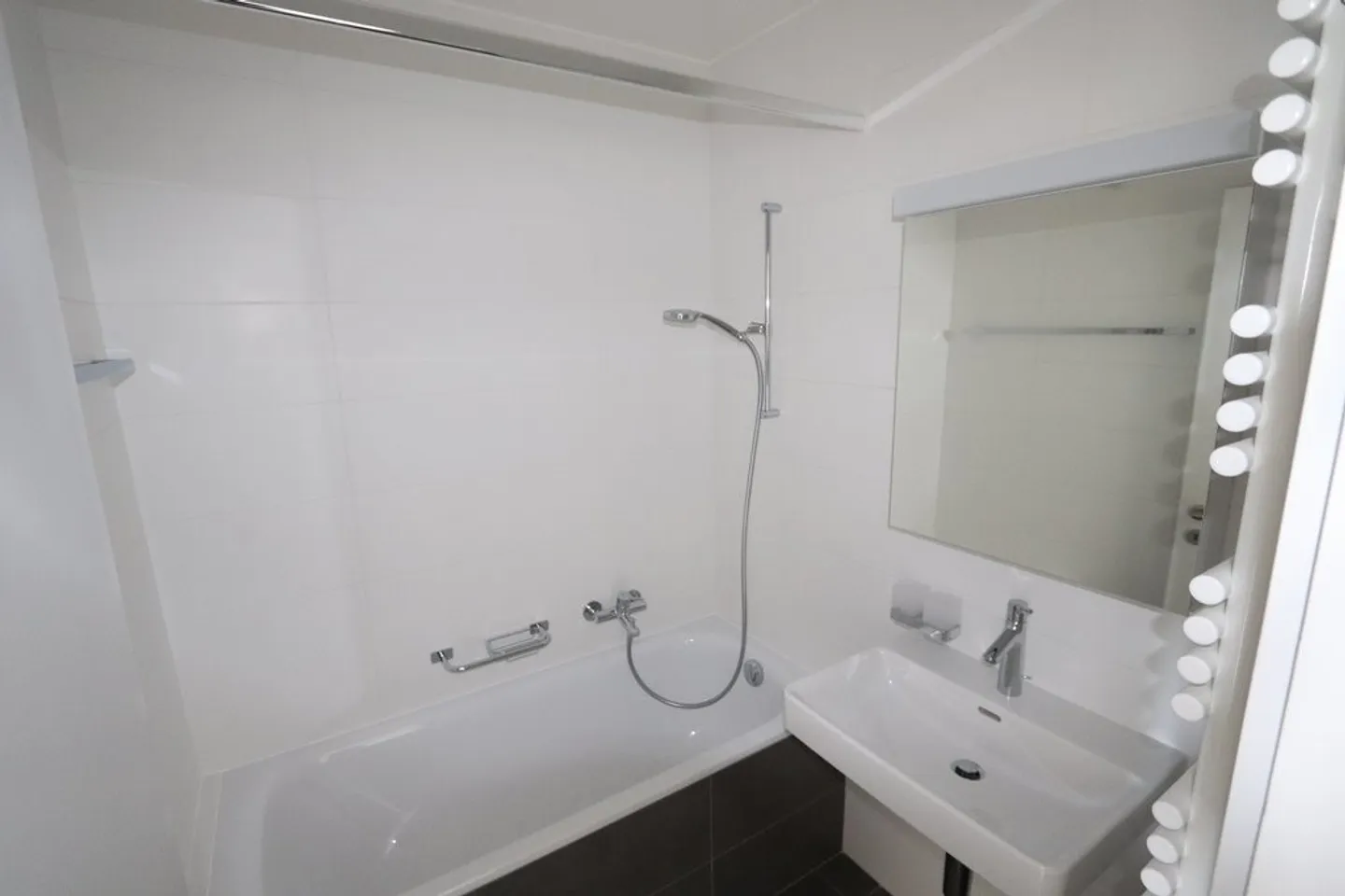 3-room apartment on the ground floor - Photo 3 of 7