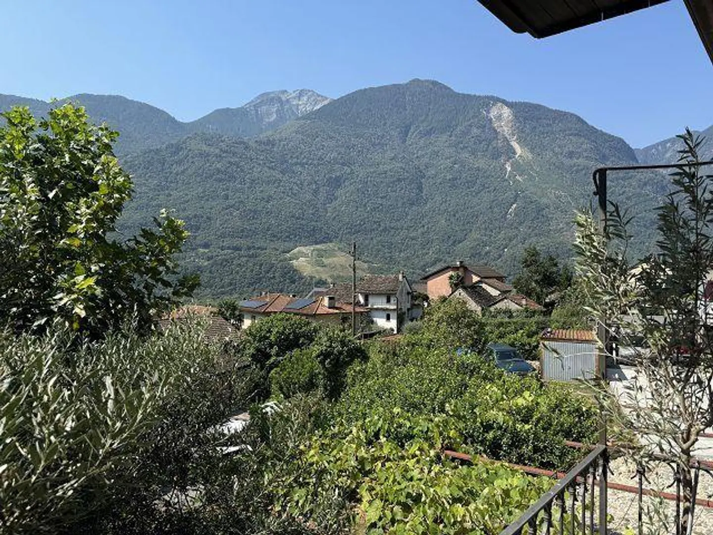 Charmante villa de 7,5 pièces à Claro - Photo 35 sur 40