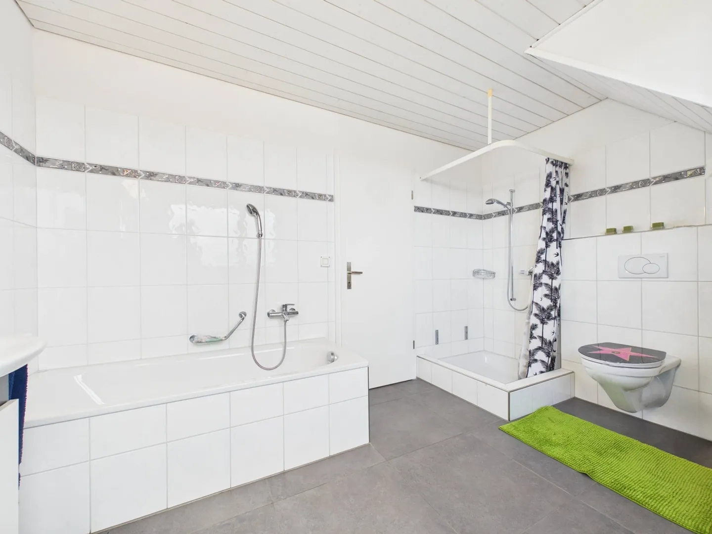 Casa unifamiliare di 5,5 stanze ben tenuta con ampio spazio esterno - Foto 6 di 15