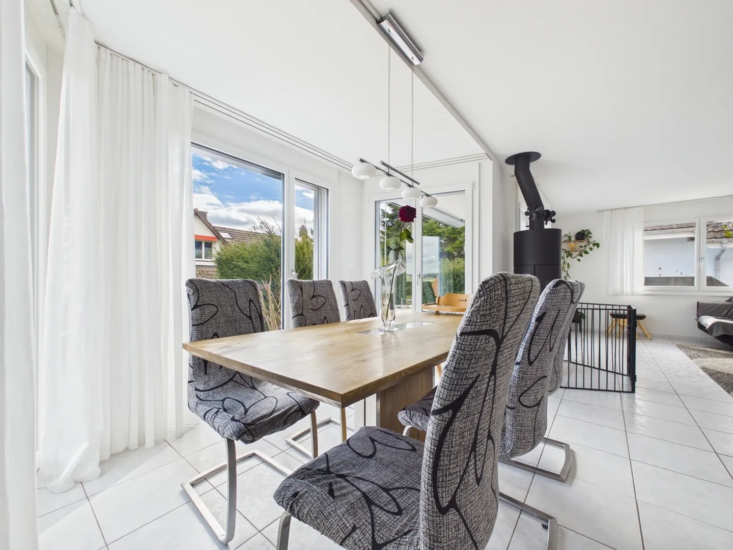 Casa unifamiliare di 5,5 stanze ben tenuta con ampio spazio esterno - Foto 10 di 15