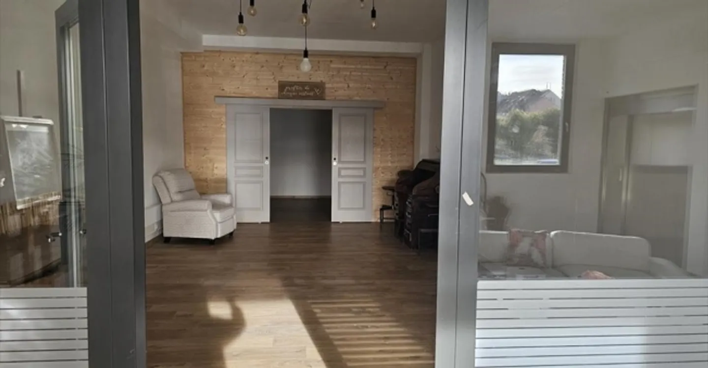 Office space for rent - Photo 5 of 7