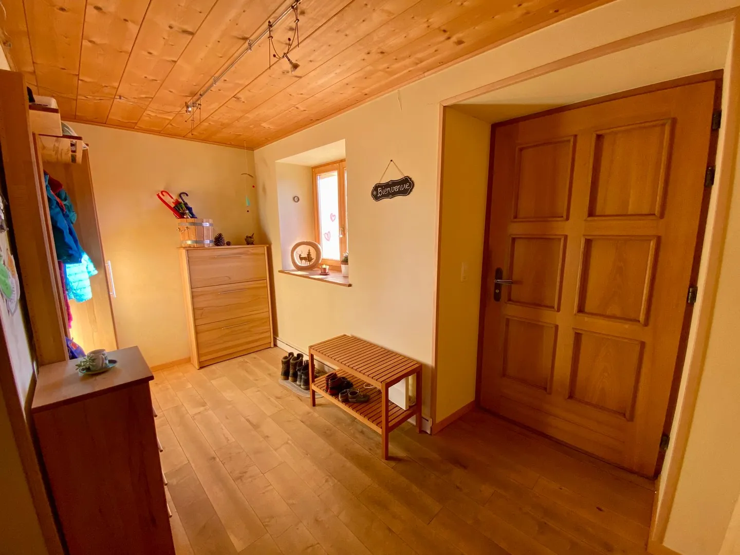 Spacious house with garden, stable, barn - Photo 12 of 47