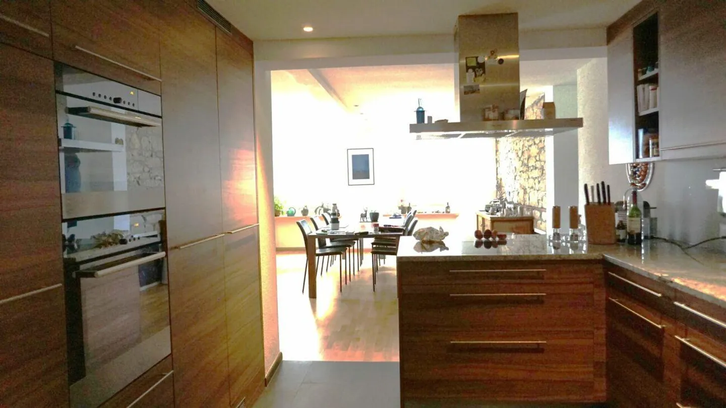 Property with many uses and great potential - Photo 3 of 13