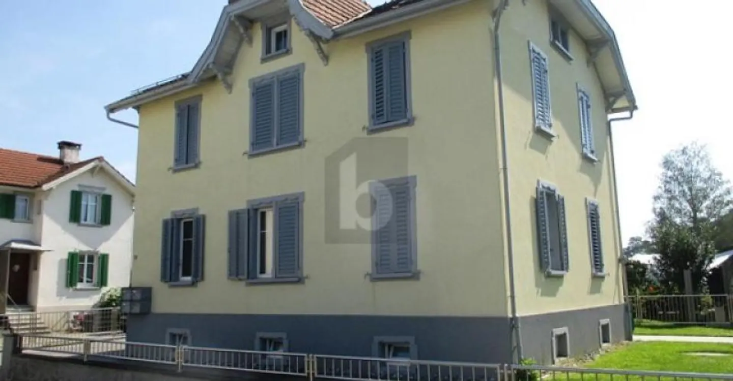 Charmantes Mehrfamilienhaus - Foto 1 von 5
