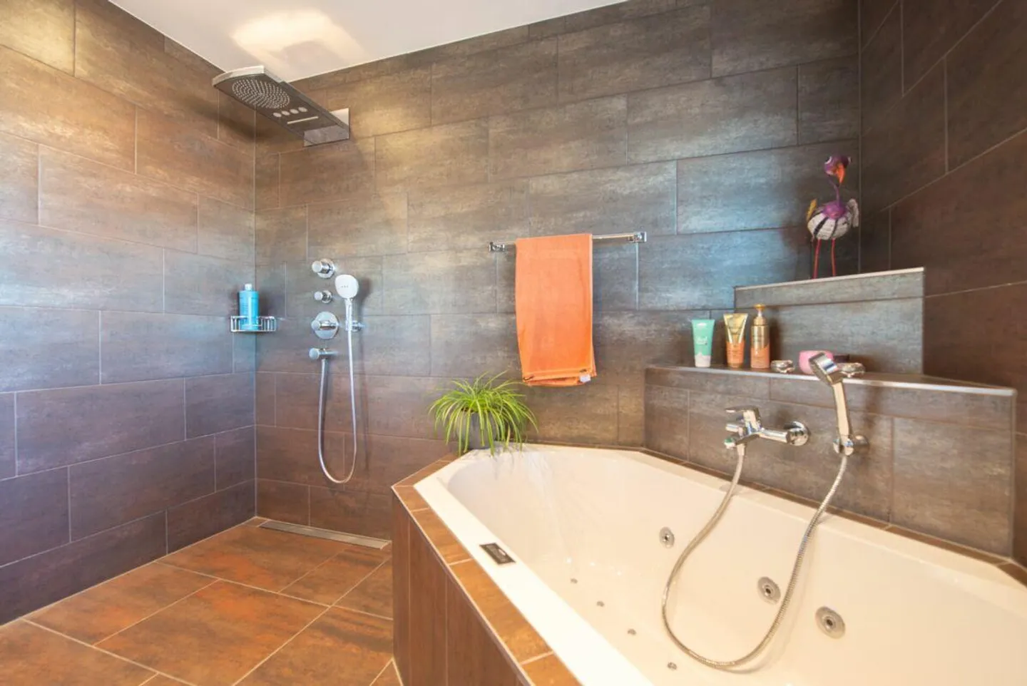 Appartement moderne de 4,5 pièces avec grand balcon - à quelques pas... - Photo 8 sur 16