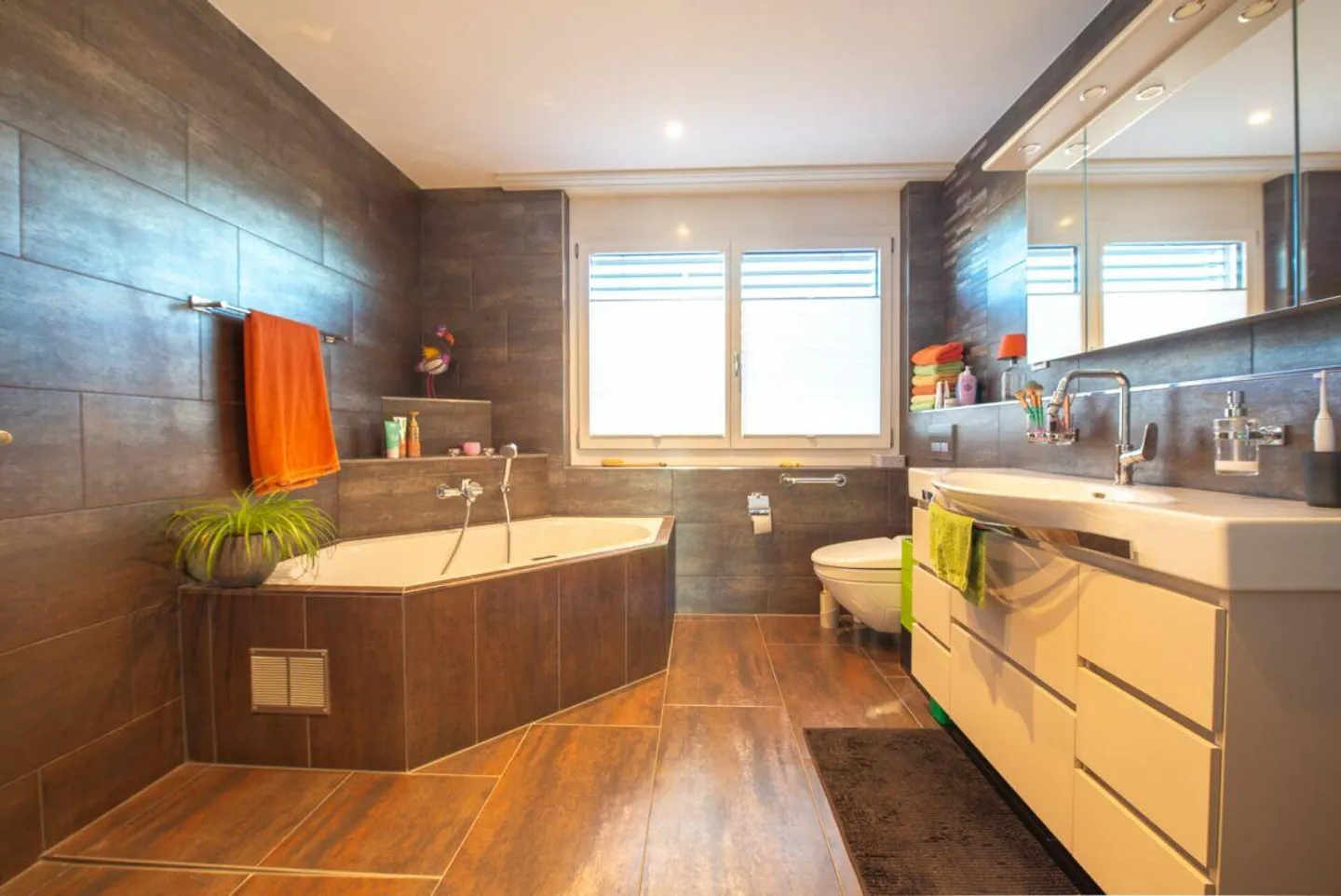 Appartement moderne de 4,5 pièces avec grand balcon - à quelques pas... - Photo 9 sur 16