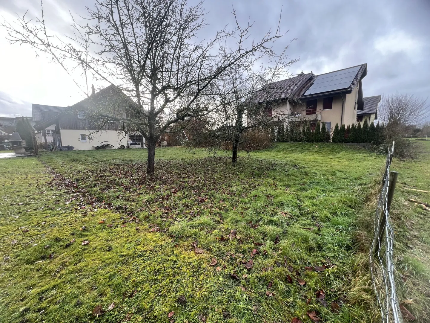 Charmantes 3,5-Zimmer-Einfamilienhaus mit 613 m² Grundstück - Foto 8 von 9