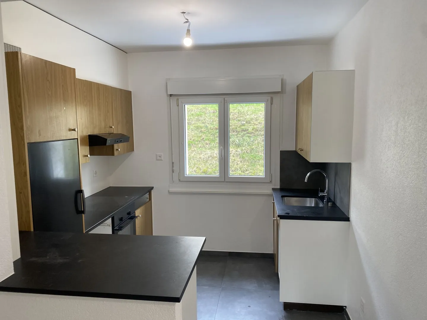 Saint-Imier, beautiful 3-room apartment on the 1st floor with balcony renovated - Photo 2 of 6